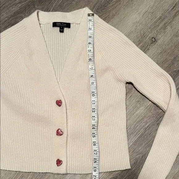 Elegant Cream Cardigan with Heart Buttons - Picture 6 of 8
